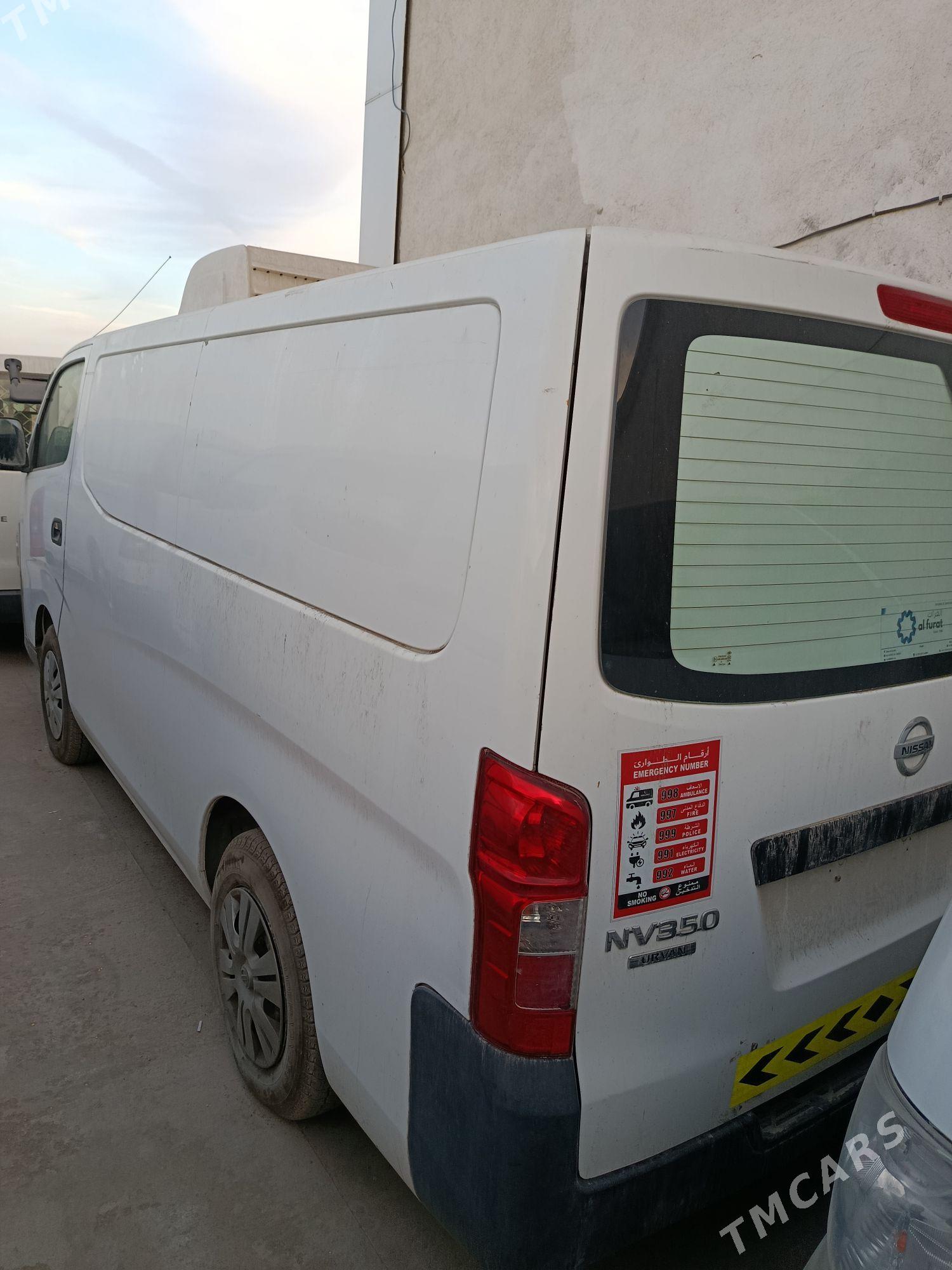 Nissan Urvan 2021 - 330 000 TMT - Мары - img 2