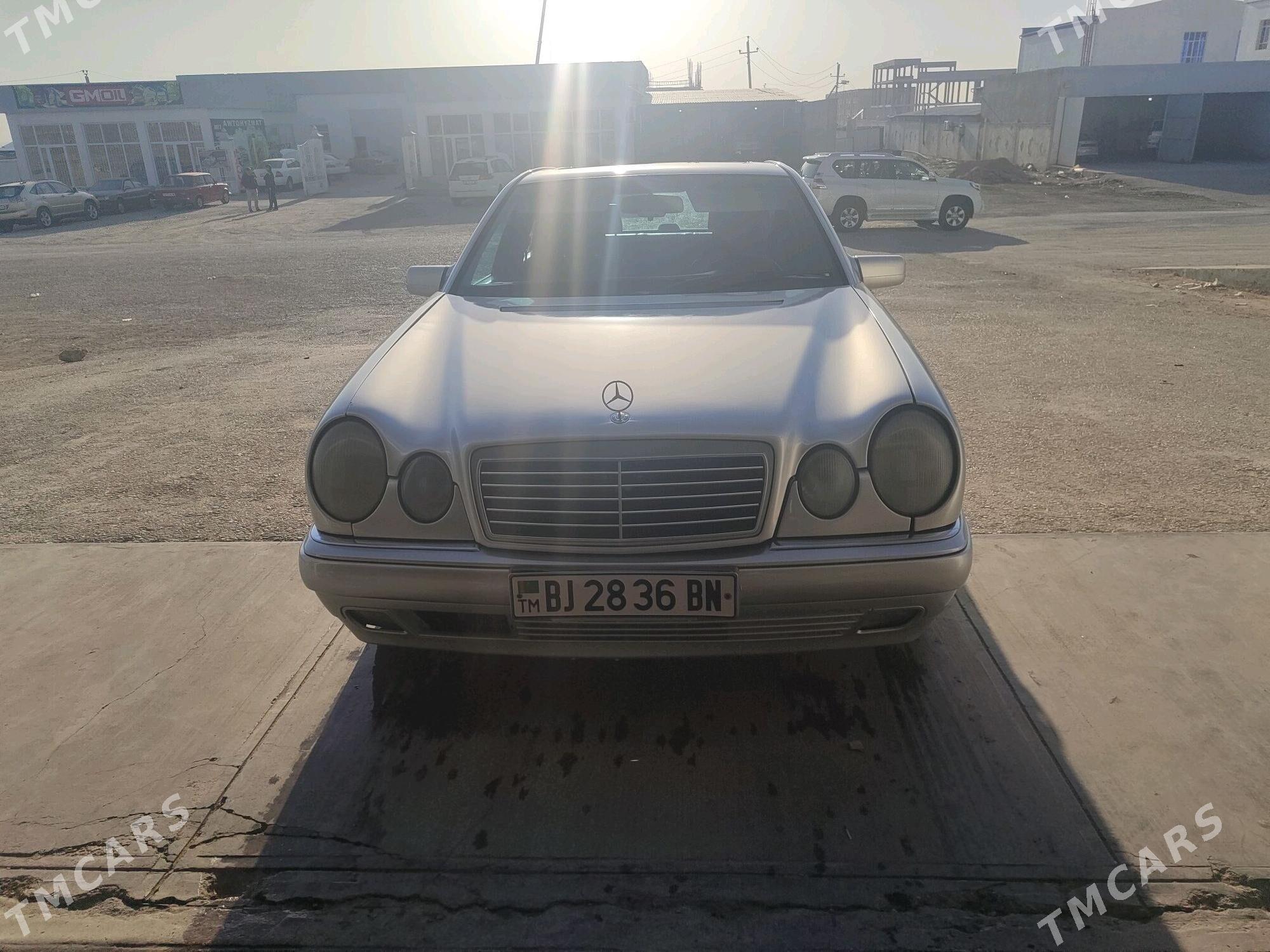 Mercedes-Benz E320 1996 - 85 000 TMT - Balkanabat - img 4