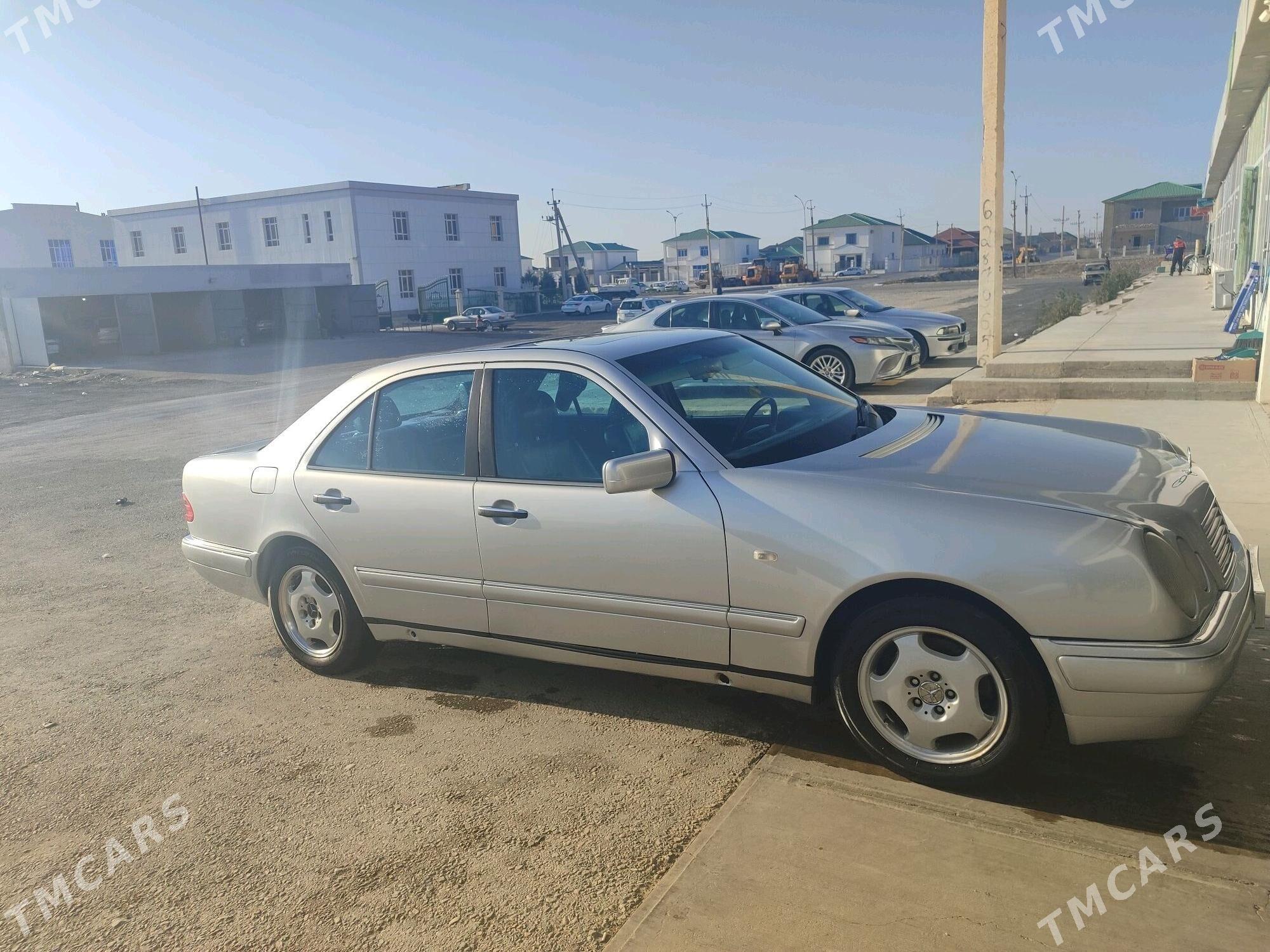 Mercedes-Benz E320 1996 - 85 000 TMT - Balkanabat - img 3