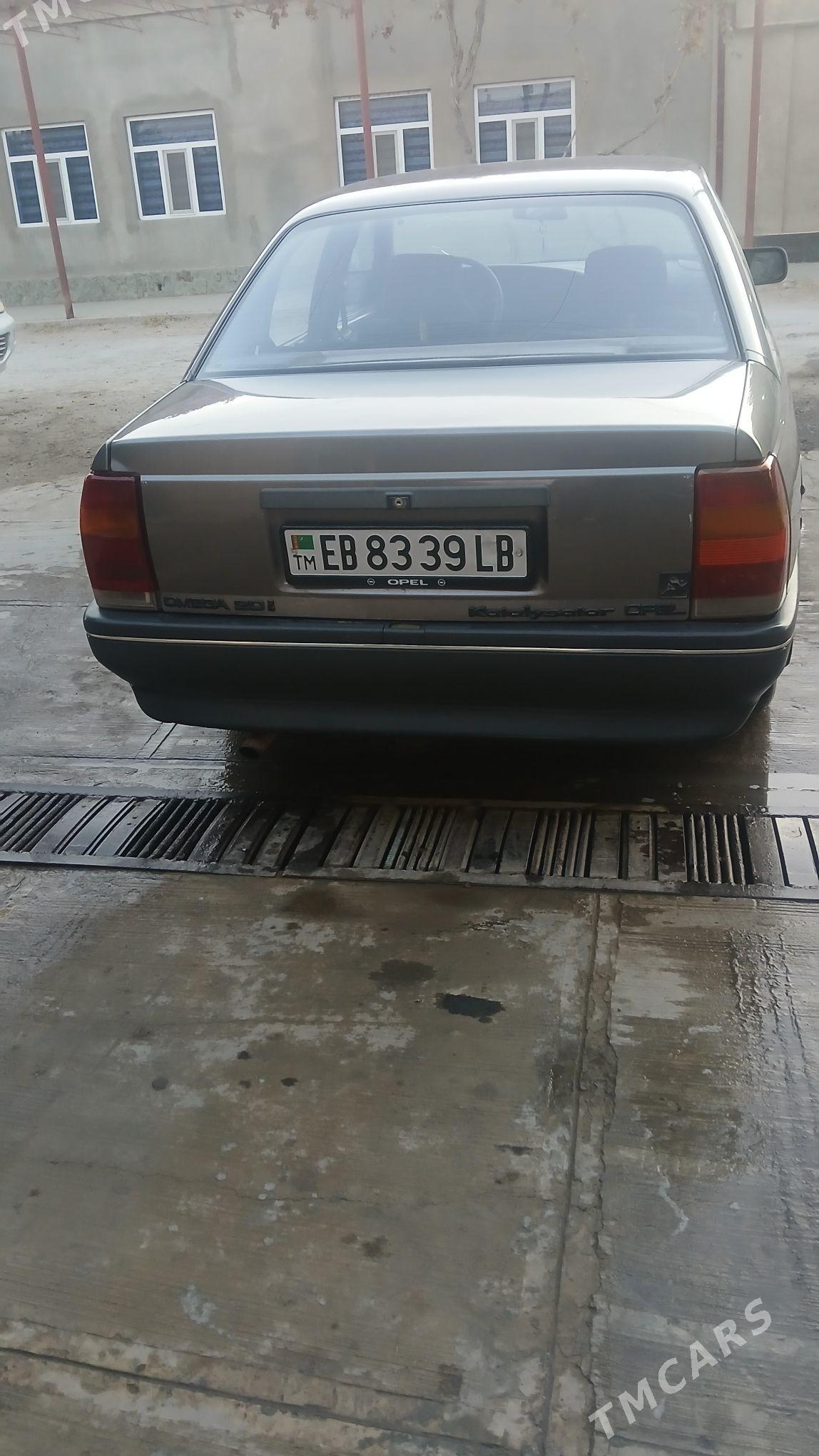 Opel Omega 1992 - 27 000 TMT - Саят - img 4