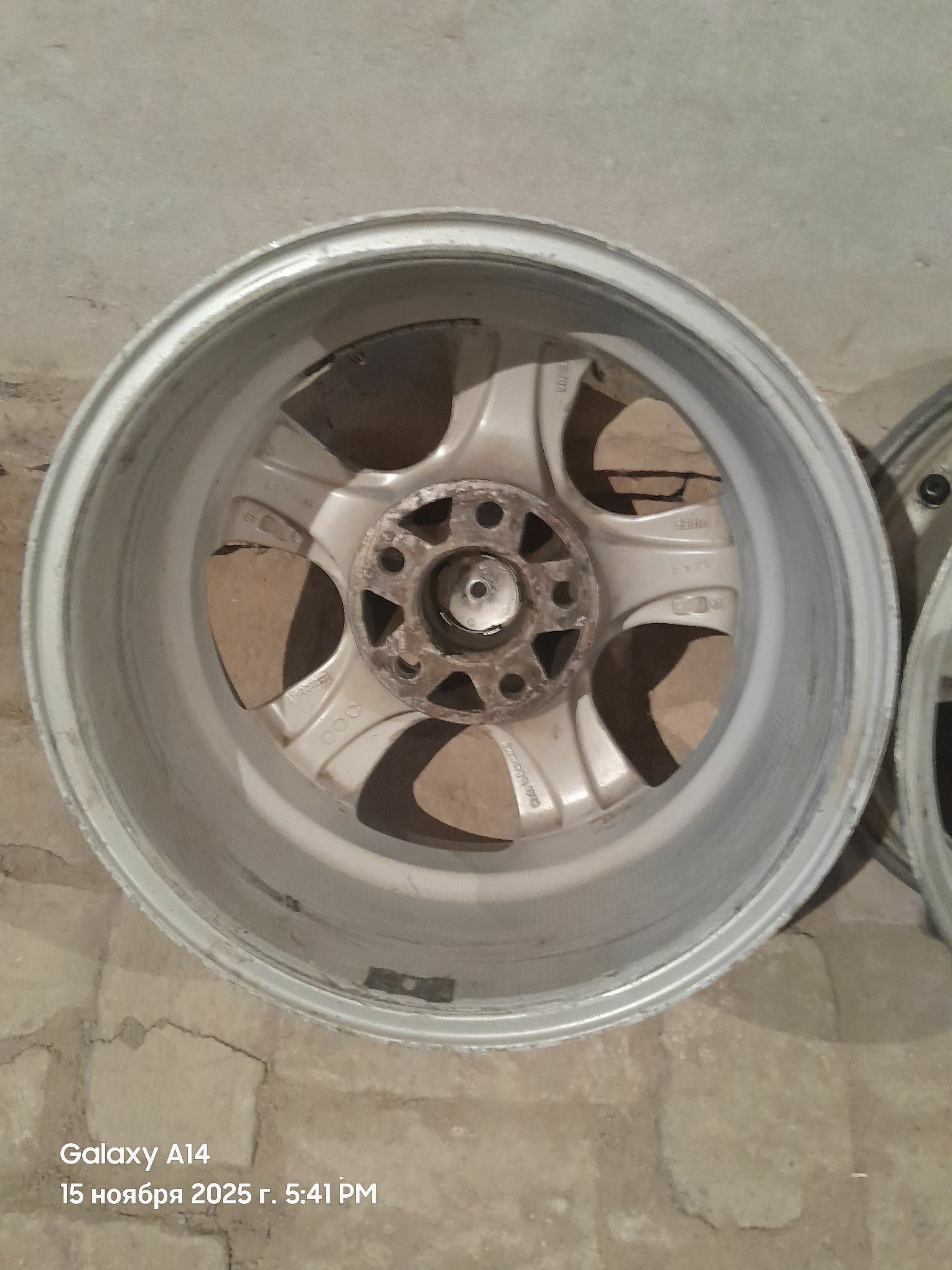 15 LIK DISKA 3 000 TMT - Гурбансолтан Едже - img 5