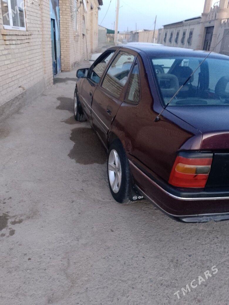 Opel Vectra 1991 - 25 000 TMT - Чарджоу - img 5
