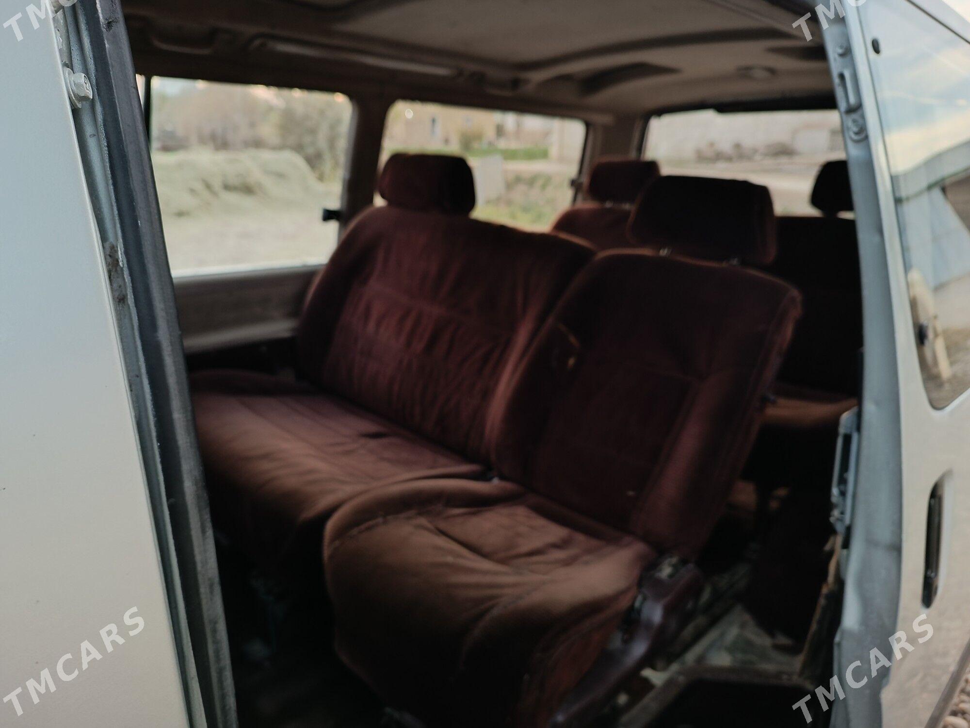 Toyota Hiace 1992 - 65 000 TMT - Мары - img 3