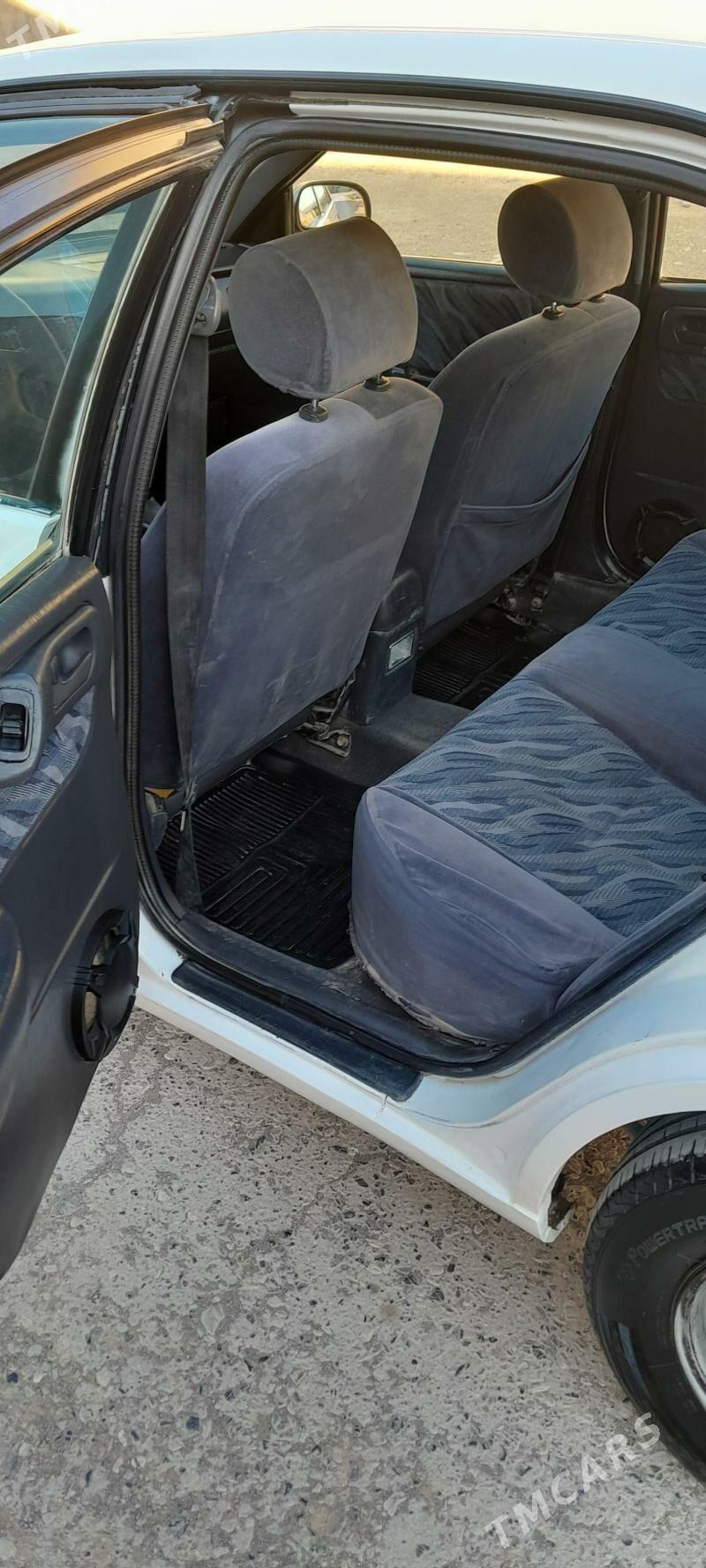 Toyota Carina 1996 - 60 000 TMT - Магданлы - img 7