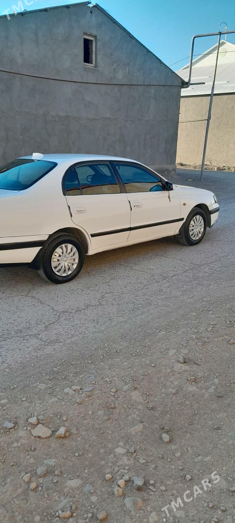 Toyota Carina 1996 - 60 000 TMT - Магданлы - img 2