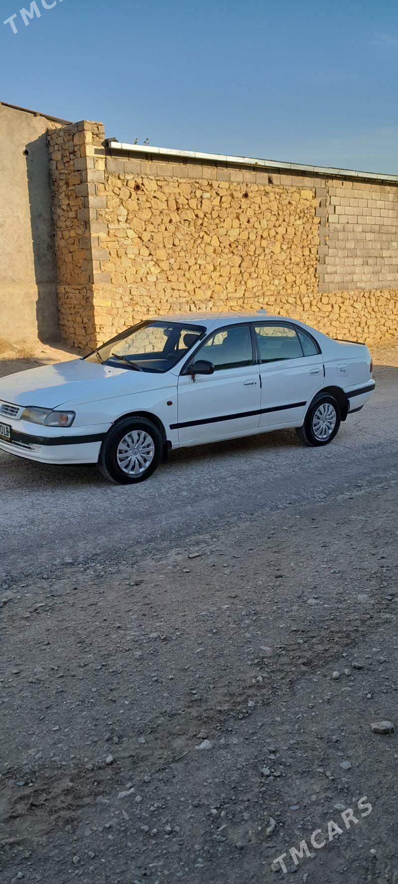 Toyota Carina 1996 - 60 000 TMT - Магданлы - img 1