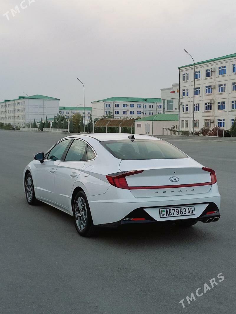 Hyundai Sonata 2022 - 290 000 TMT - Büzmeýin - img 4