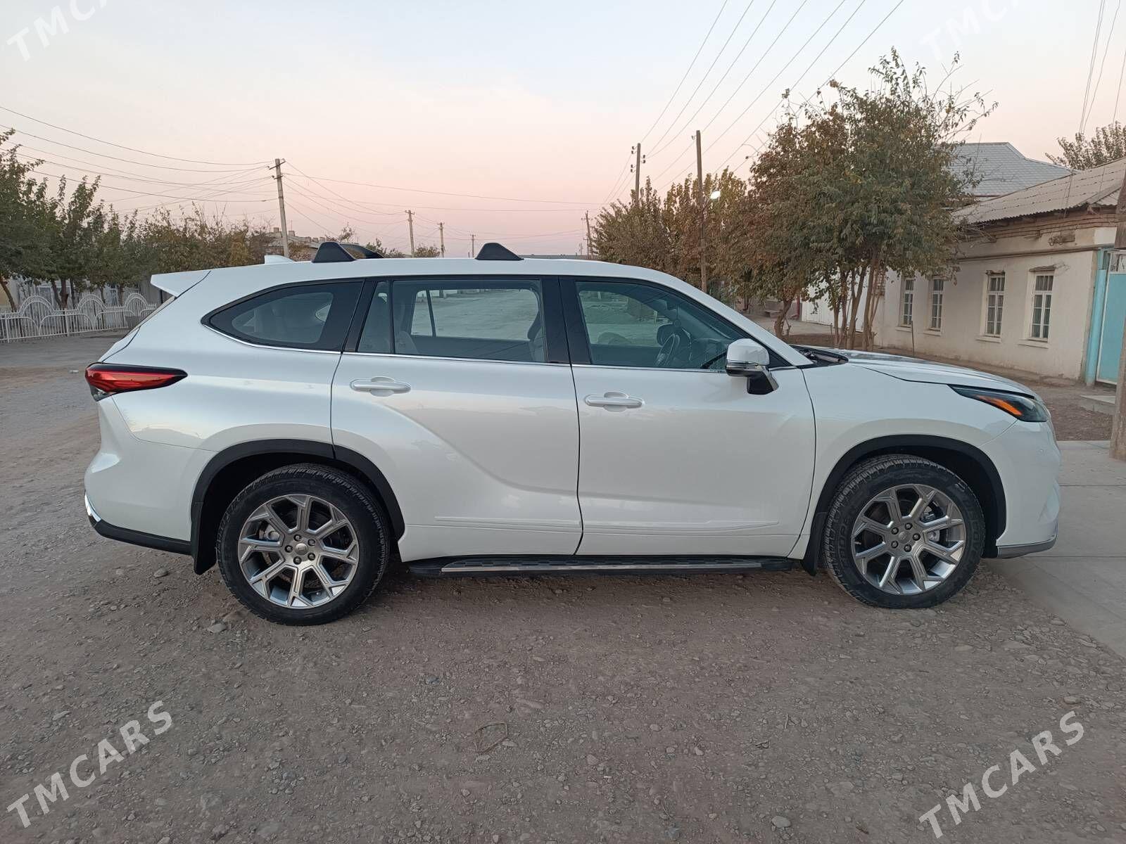 Toyota Highlander 2022 - 470 000 TMT - Tejen - img 3