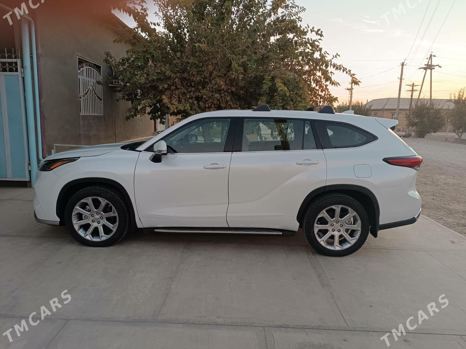 Toyota Highlander 2022 - 470 000 TMT - Tejen - img 4