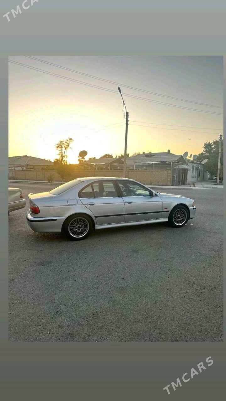 BMW E39 2000 - 150 000 TMT - Türkmenabat - img 5