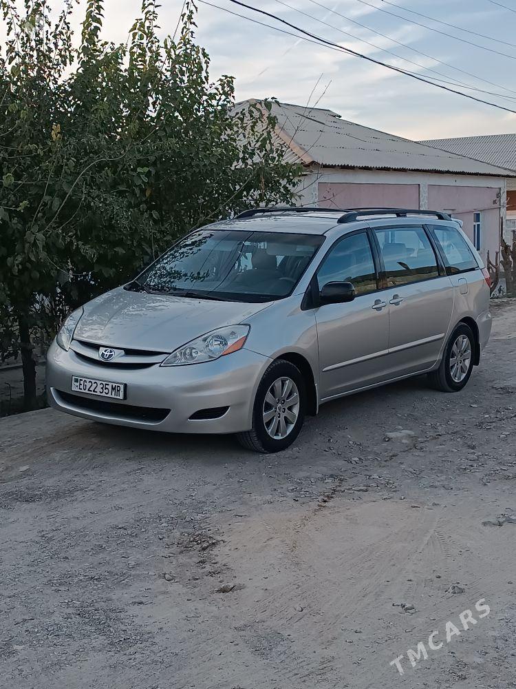 Toyota Sienna 2006 - 250 000 TMT - Туркменгала - img 2