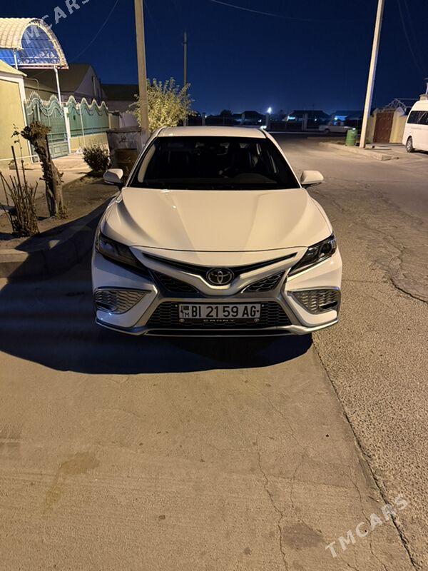 Toyota Camry 2021 - 315 000 TMT - Aşgabat - img 3