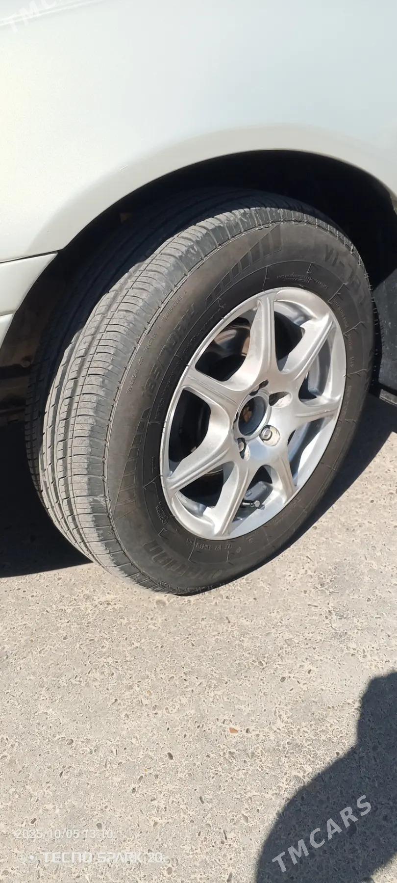 Toyota Carina 1994 - 55 000 TMT - Мары - img 7