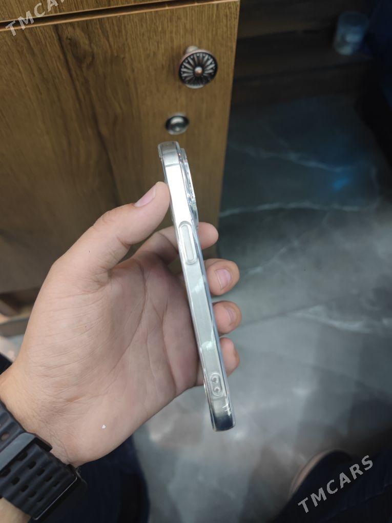 iphone 15 pro - Mary - img 3