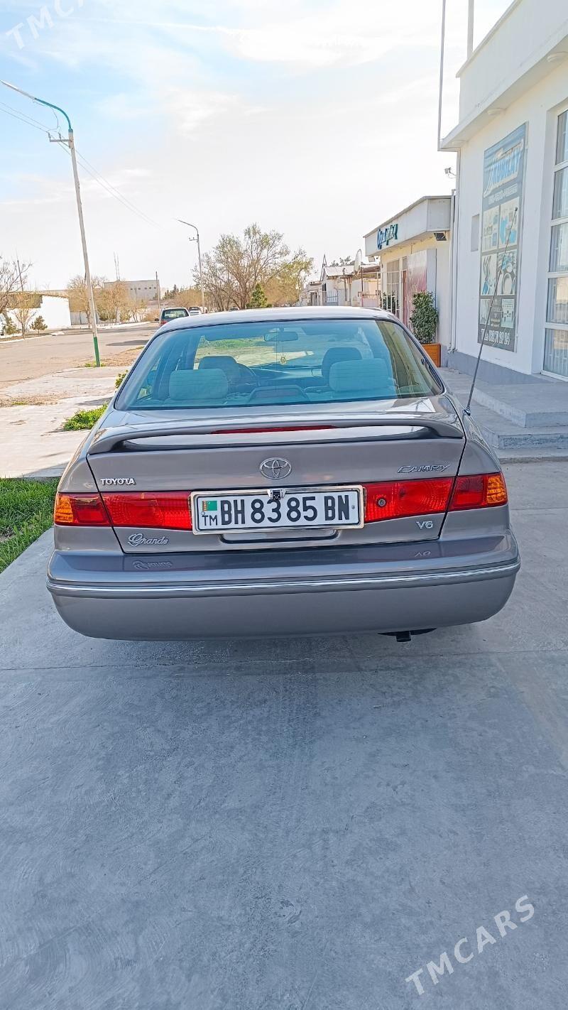 Toyota Camry 1998 - 140 000 TMT - Balkanabat - img 2