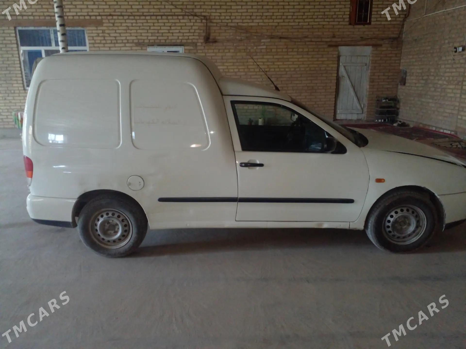 Volkswagen Caddy 2002 - 35 000 TMT - Сакар - img 2