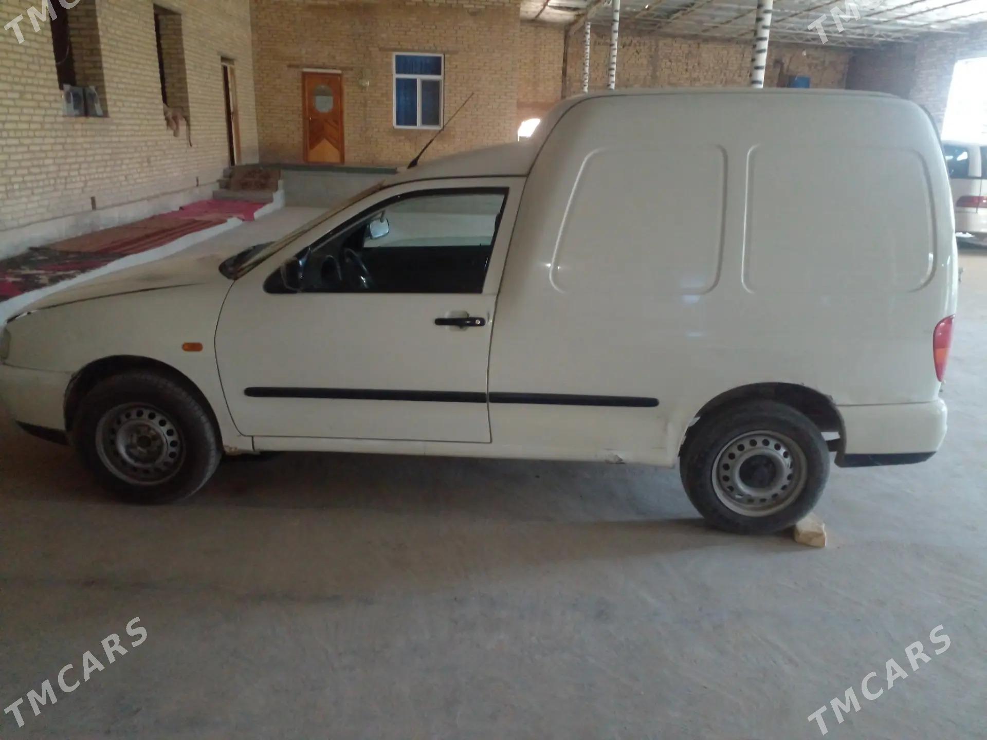 Volkswagen Caddy 2002 - 35 000 TMT - Сакар - img 3