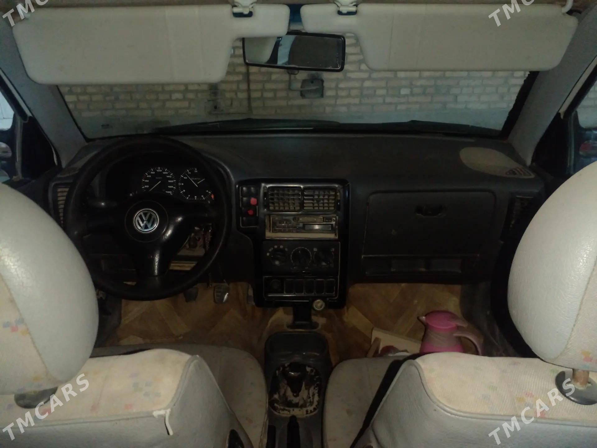 Volkswagen Caddy 2002 - 35 000 TMT - Сакар - img 4