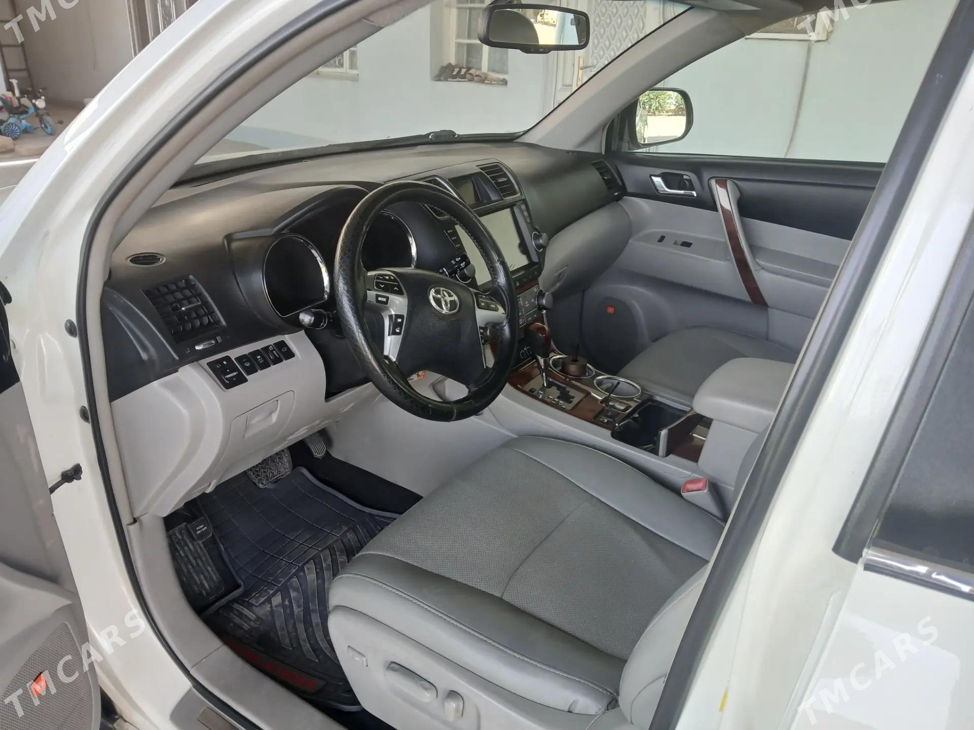 Toyota Highlander 2010 - 295 000 TMT - Мургап - img 5