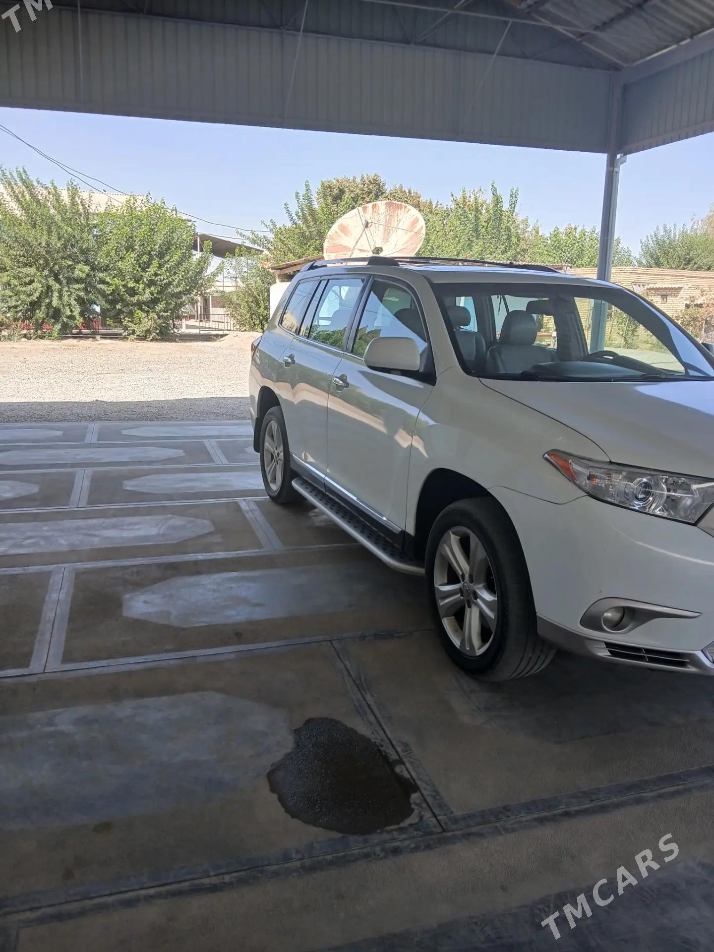 Toyota Highlander 2010 - 295 000 TMT - Мургап - img 3