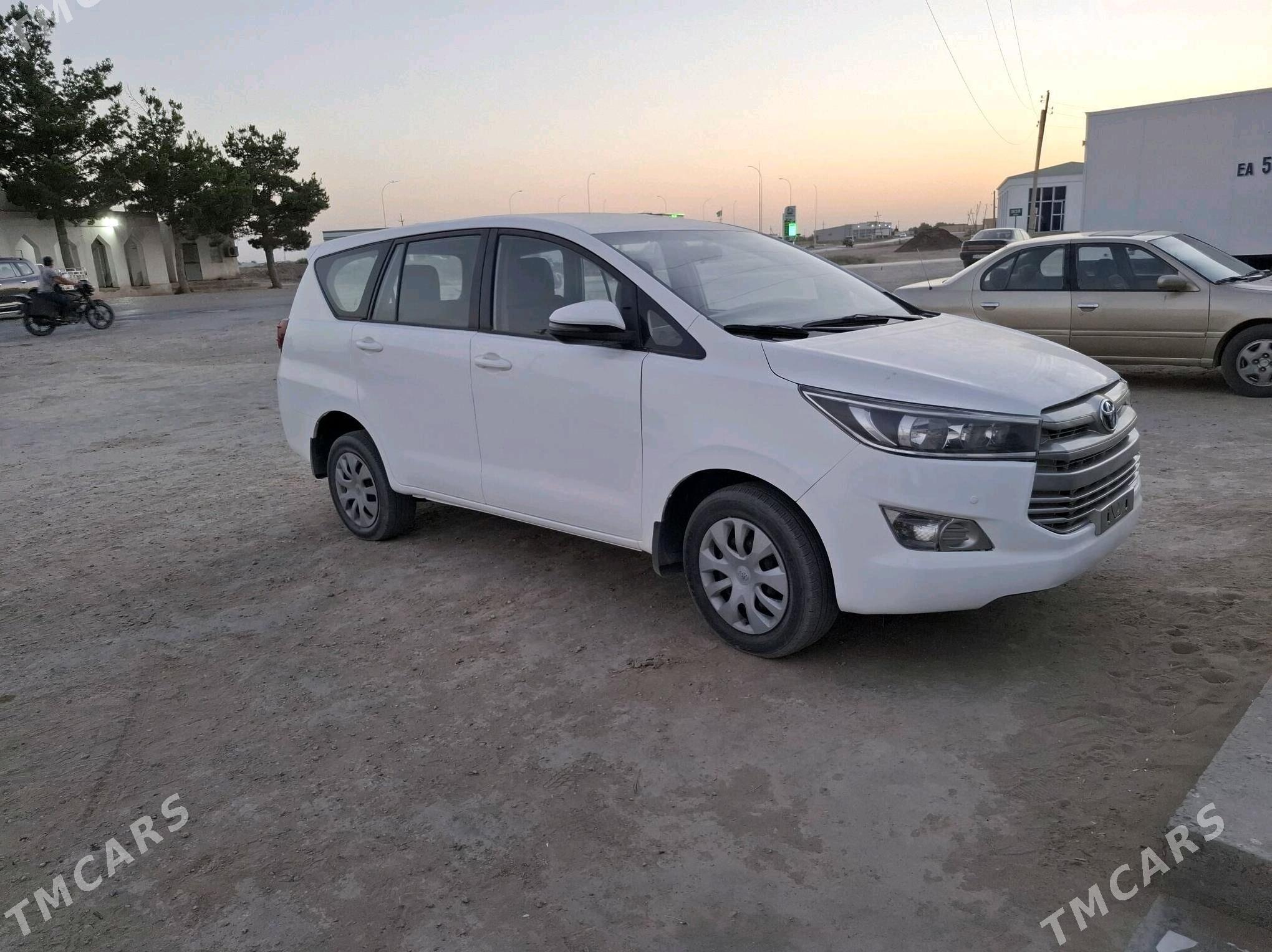 Toyota Innova 2020 - 245 000 TMT - Ходжамбаз - img 3