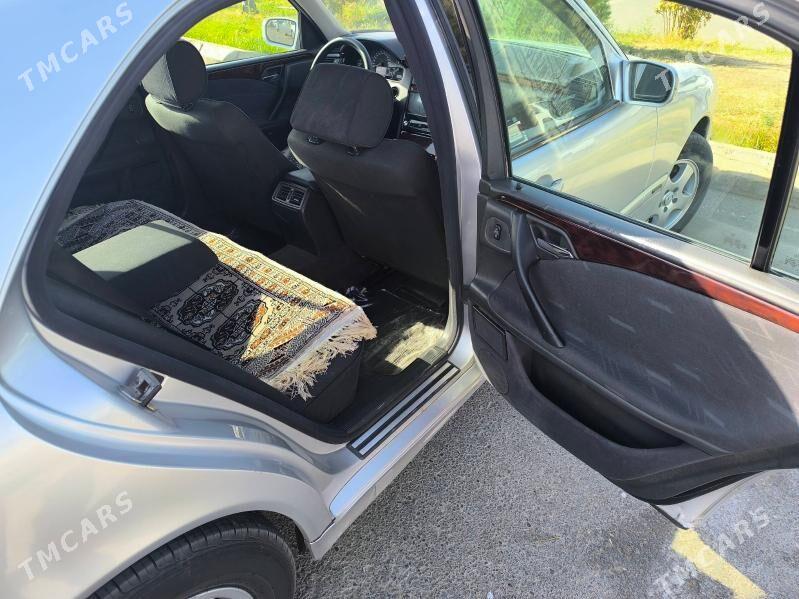 Mercedes-Benz E320 2001 - 115 000 TMT - Türkmenbaşy - img 6