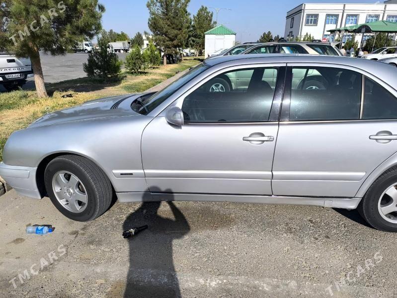 Mercedes-Benz E320 2001 - 115 000 TMT - Türkmenbaşy - img 3