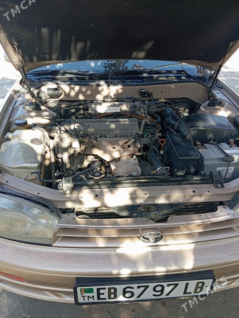 Toyota Camry 1993 - 130 000 TMT - Дянев - img 2
