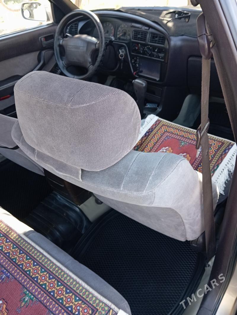 Toyota Camry 1993 - 130 000 TMT - Дянев - img 6