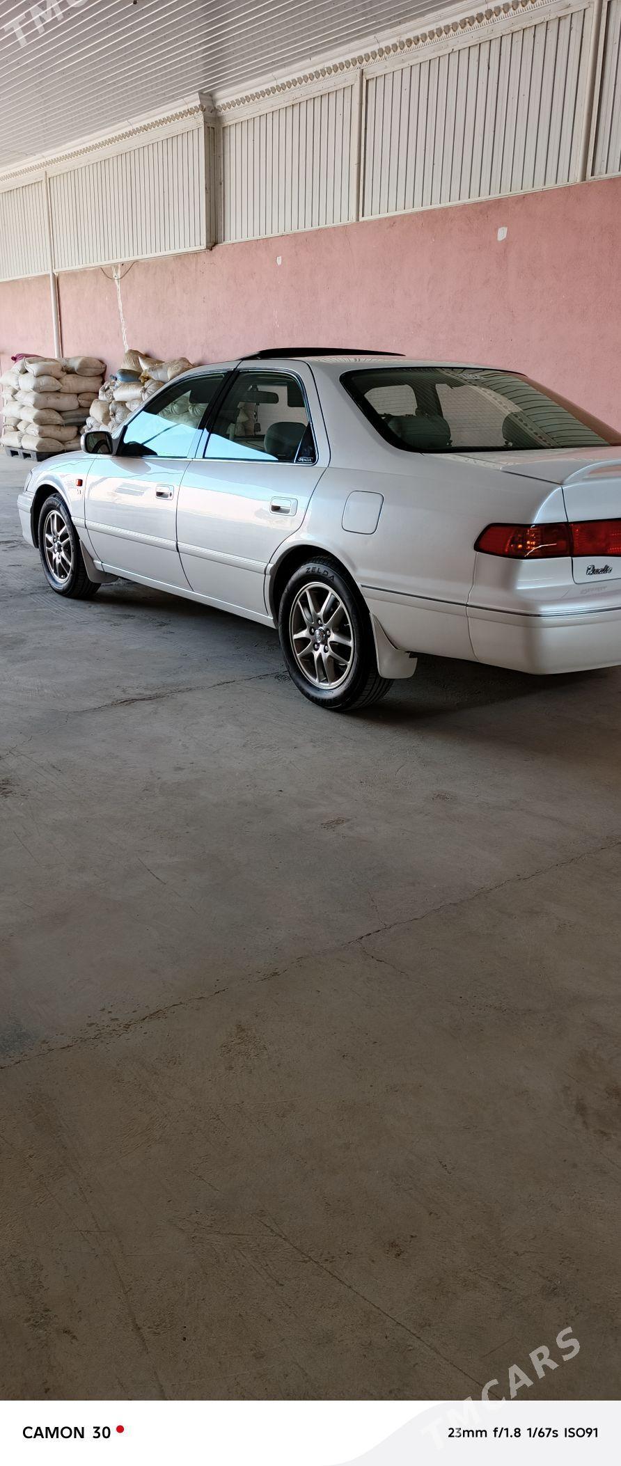 Toyota Camry 2001 - 175 000 TMT - Bäherden - img 6