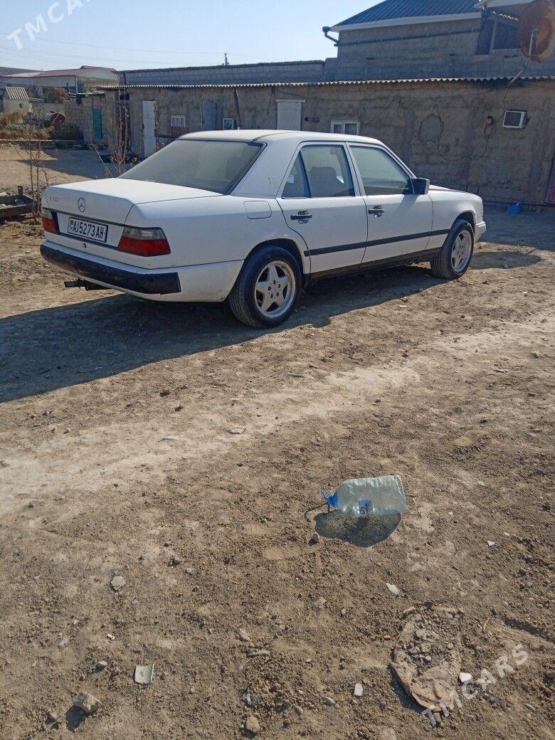 Mercedes-Benz 300E 1988 - 30 000 TMT - Анев - img 6