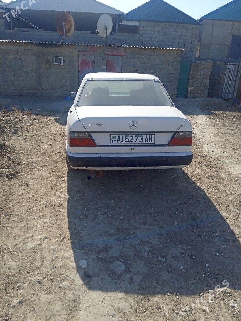 Mercedes-Benz 300E 1988 - 30 000 TMT - Анев - img 7