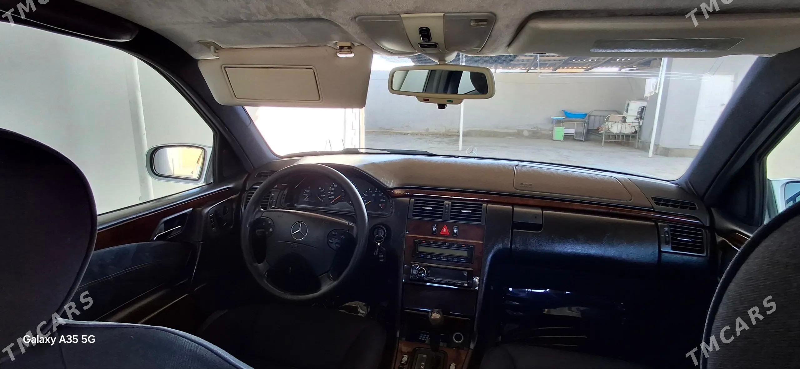 Mercedes-Benz E320 1997 - 110 000 TMT - Mary - img 5