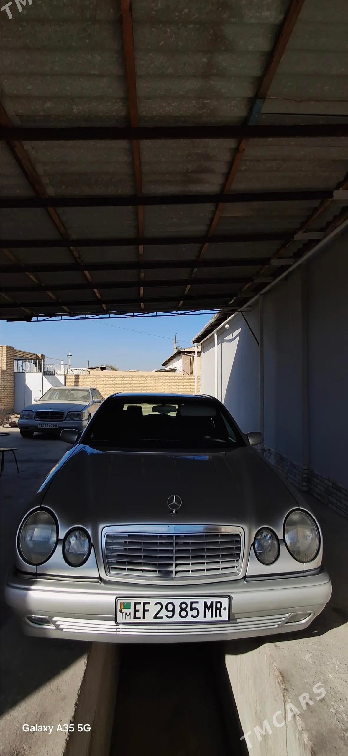 Mercedes-Benz E320 1997 - 110 000 TMT - Mary - img 8