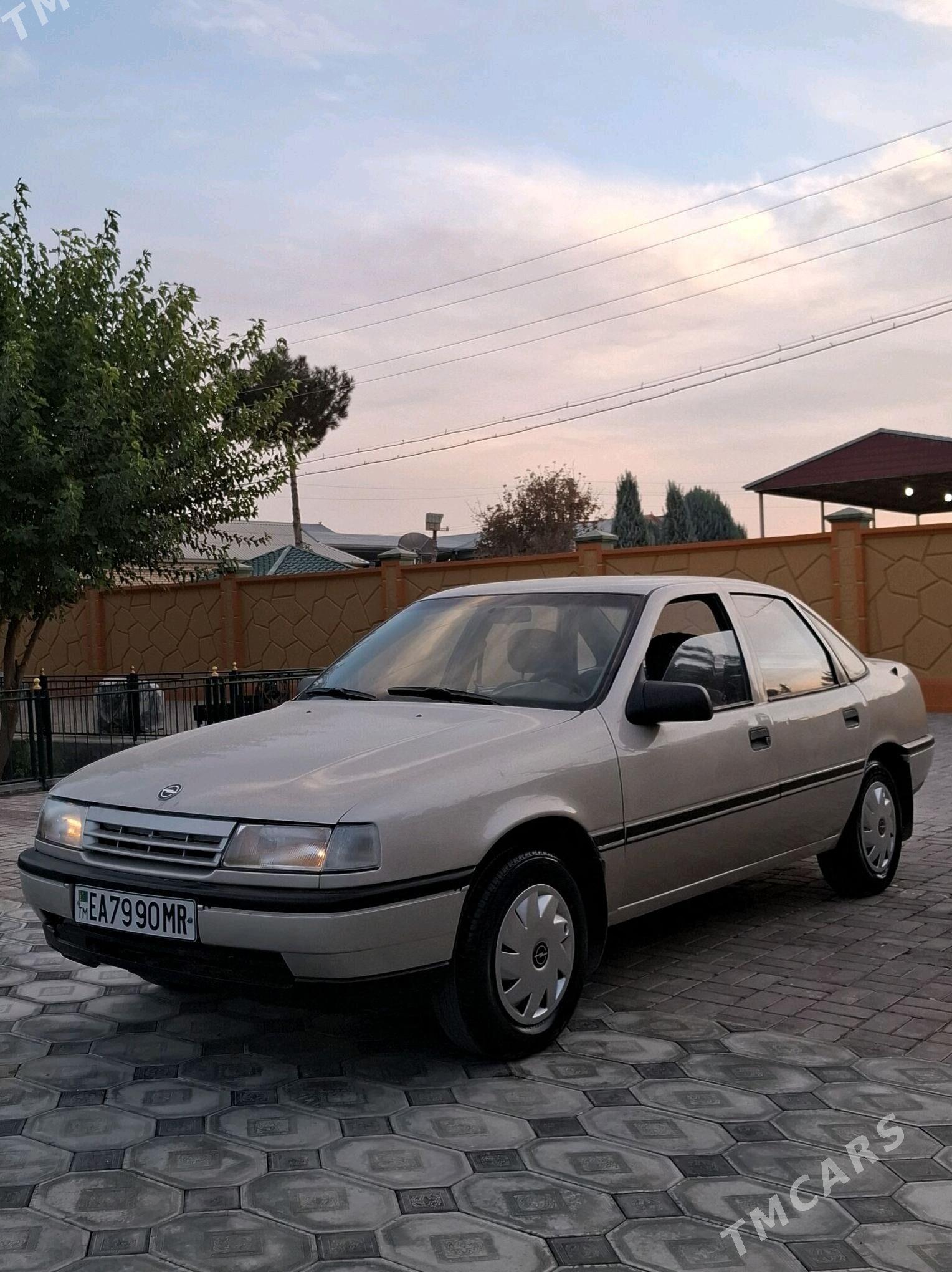 Opel Vectra 1990 - 40 000 TMT - Мары - img 4