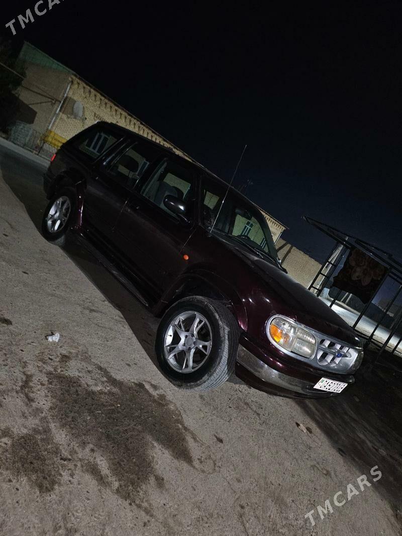 Ford Explorer 1996 - 50 000 TMT - Çärjew - img 3