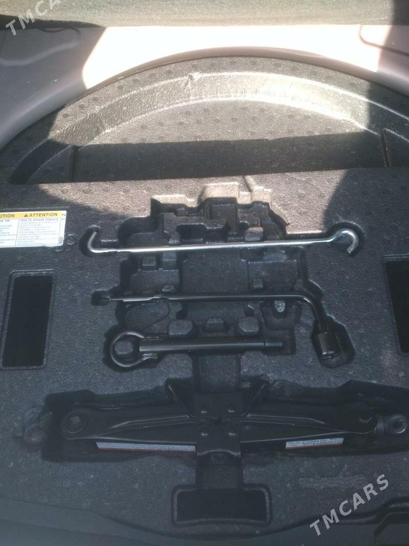 Toyota Corolla 2021 - 240 000 TMT - Türkmenabat - img 7