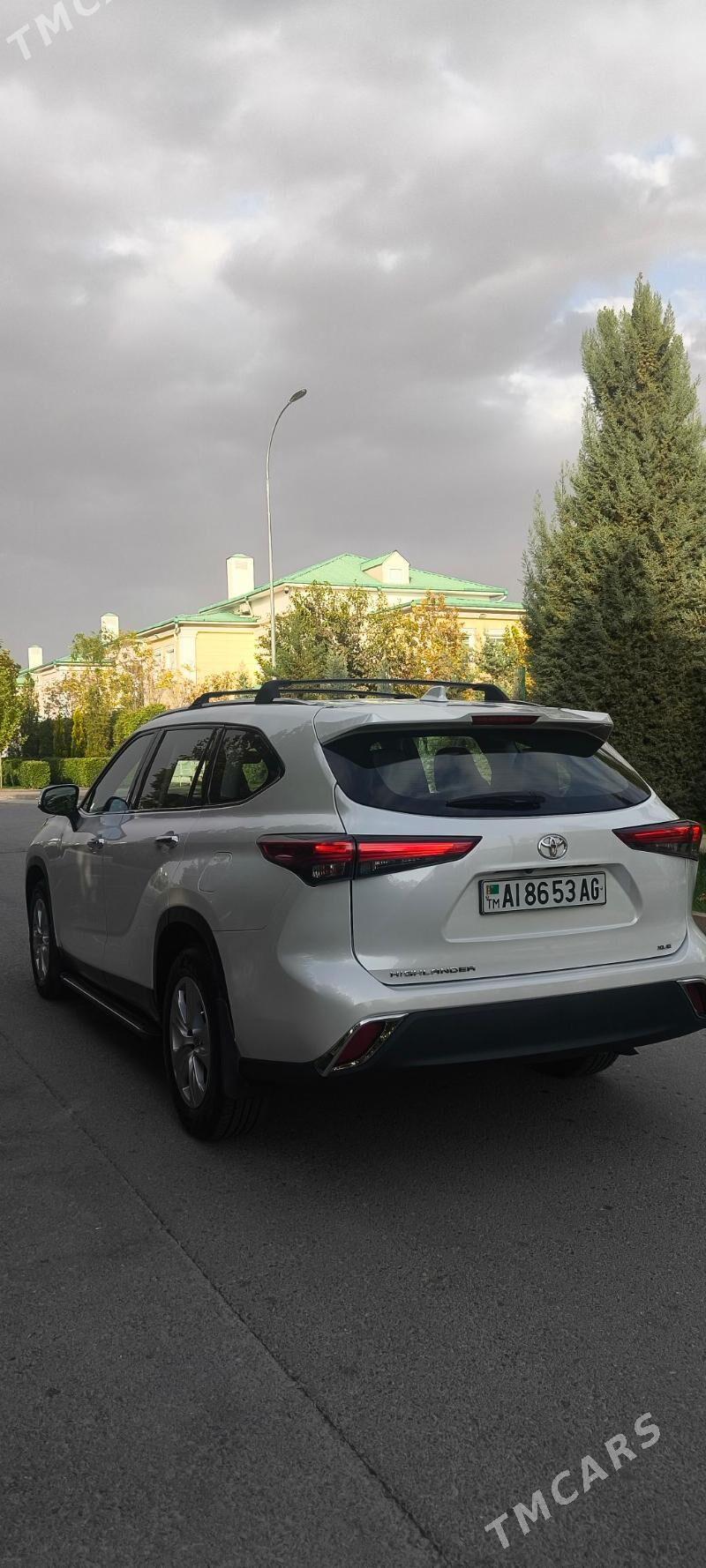 Toyota Highlander 2022 - 530 000 TMT - Aşgabat - img 4