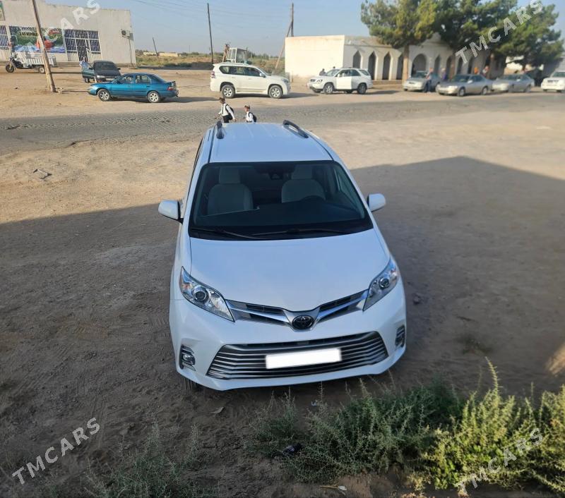 Toyota Sienna 2020 - 520 000 TMT - Ходжамбаз - img 5