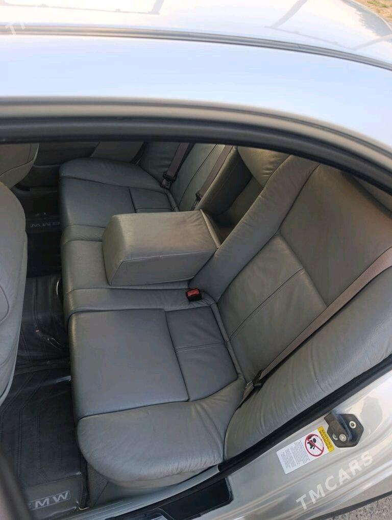 BMW E39 2002 - 126 000 TMT - Mary - img 3