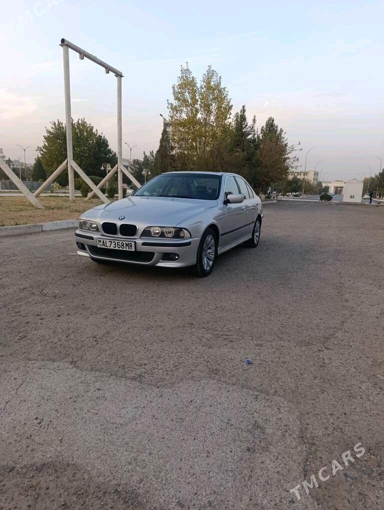 BMW E39 2002 - 126 000 TMT - Mary - img 4