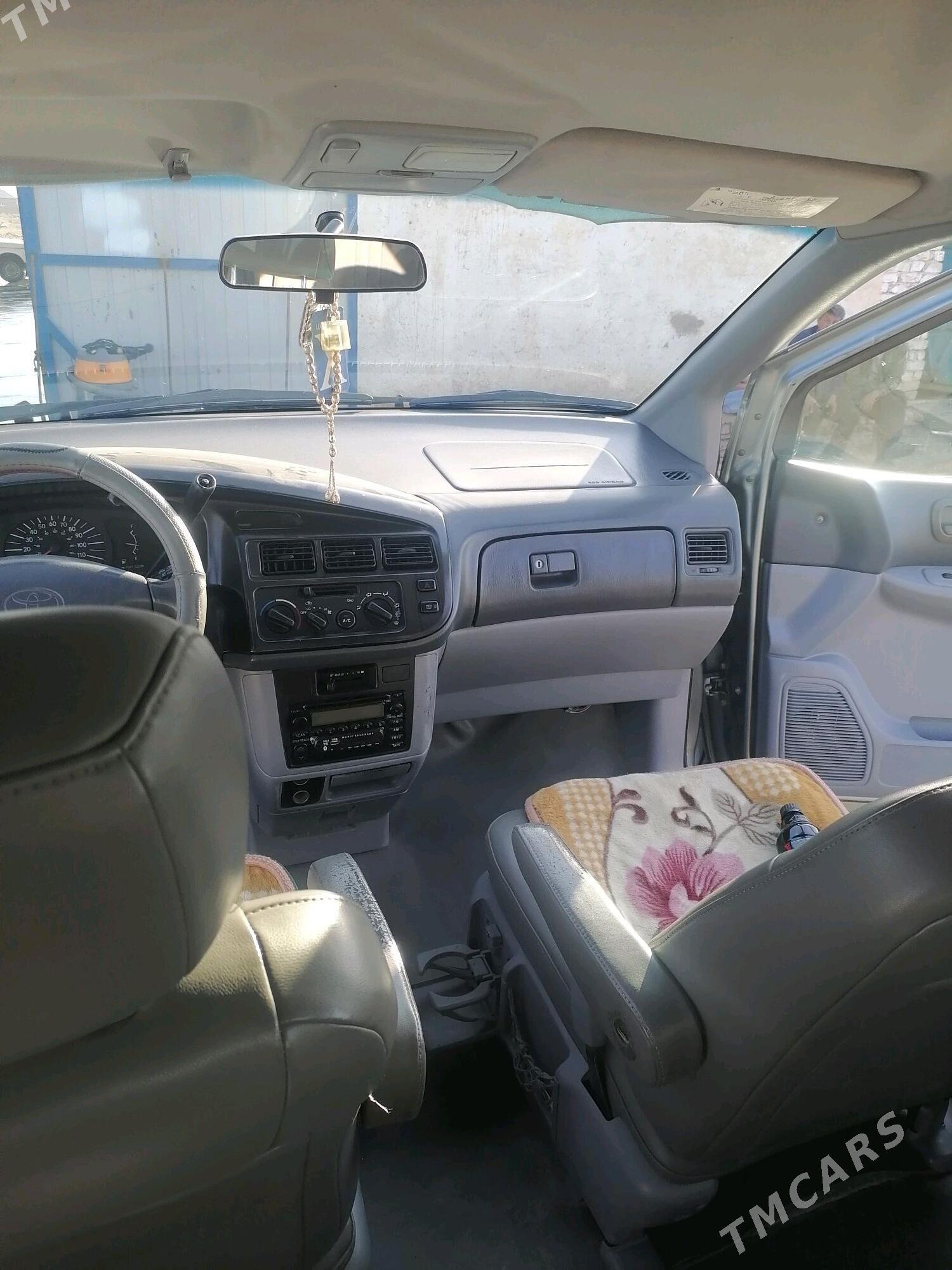 Toyota Sienna 2000 - 150 000 TMT - Garagum etraby - img 3