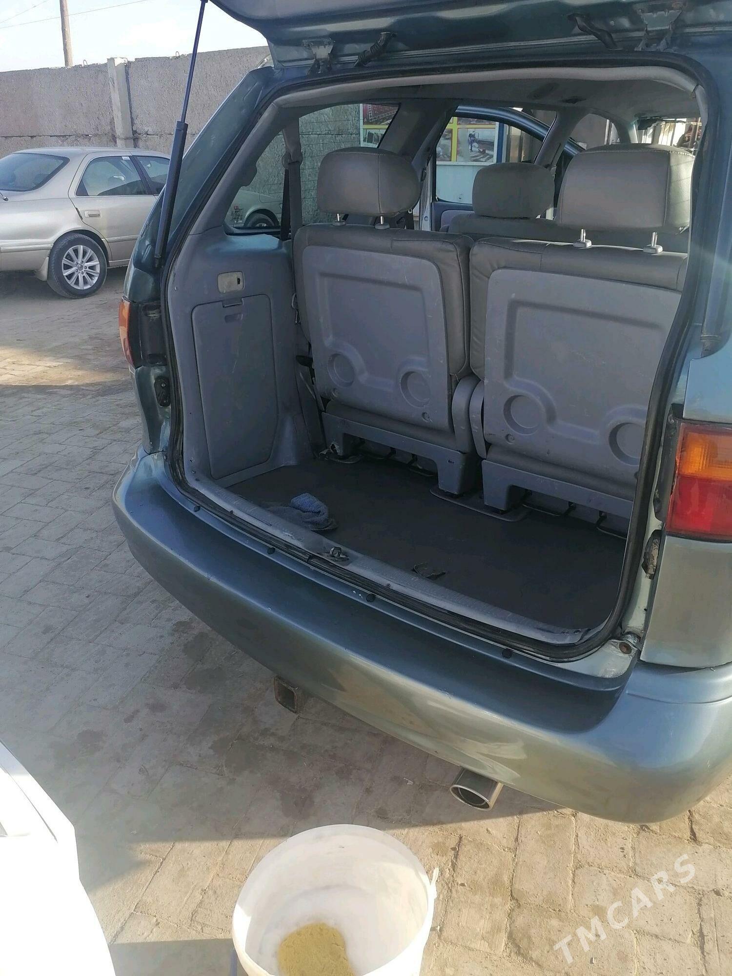 Toyota Sienna 2000 - 150 000 TMT - Garagum etraby - img 7