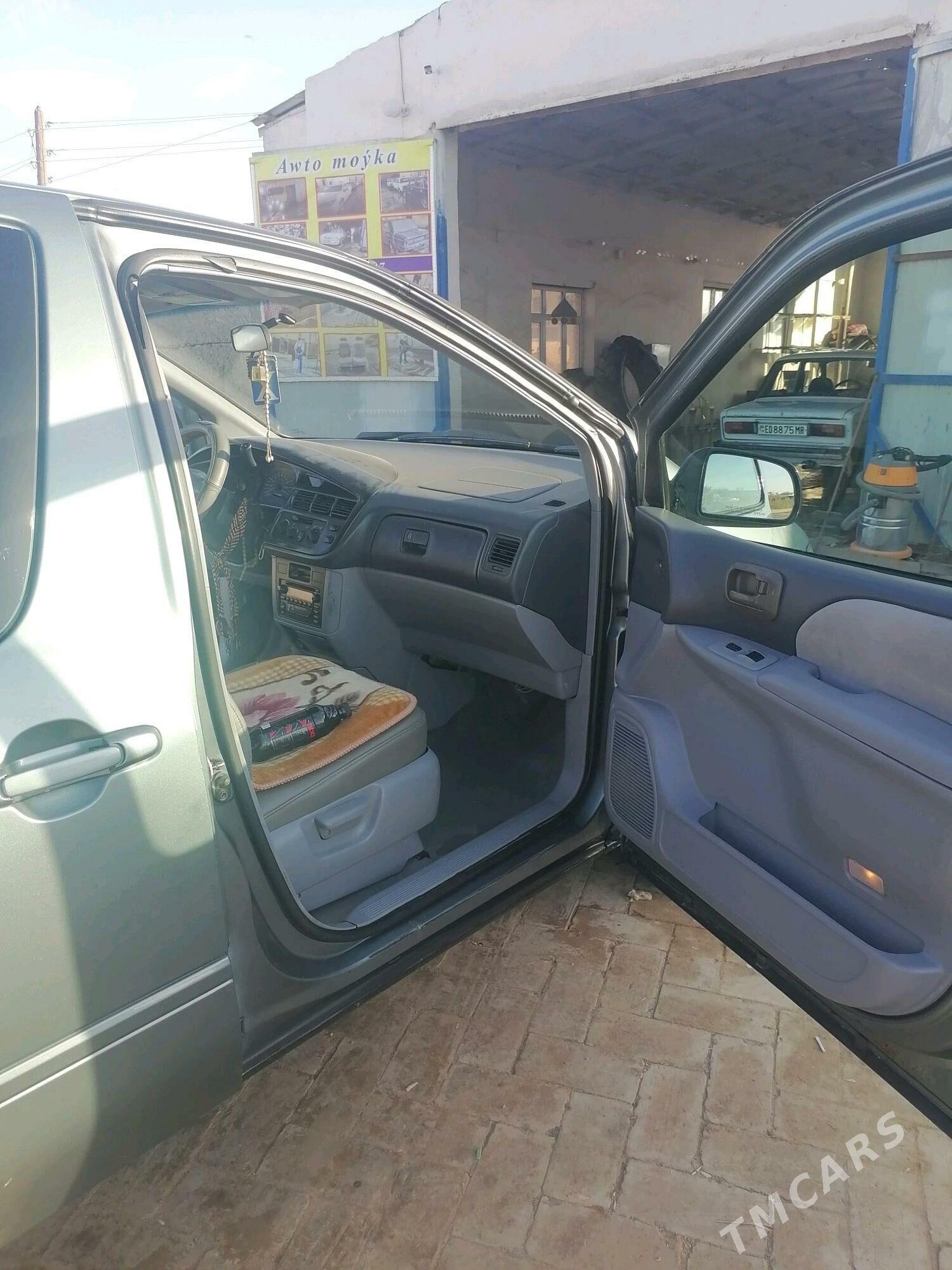 Toyota Sienna 2000 - 150 000 TMT - Garagum etraby - img 8