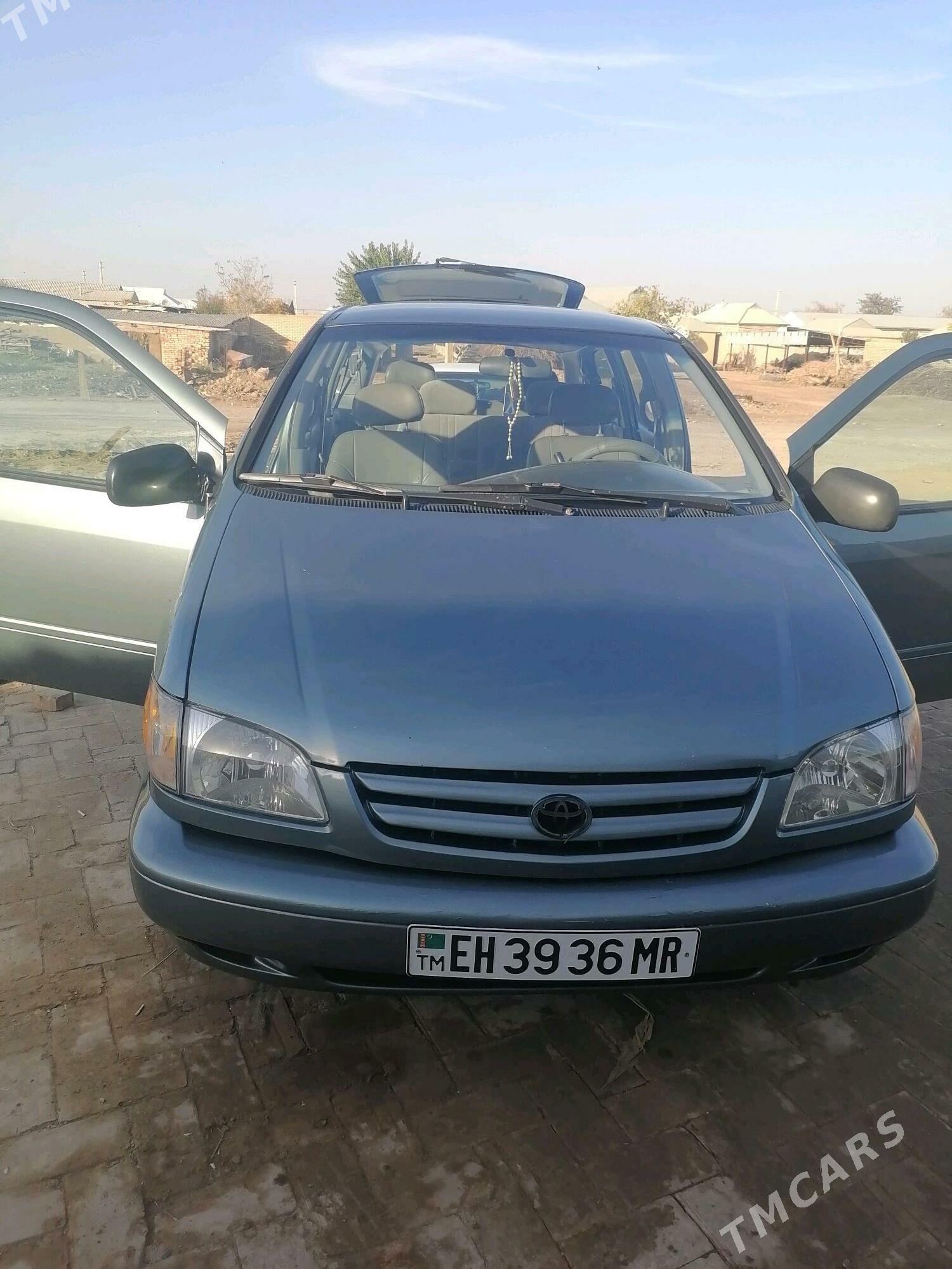 Toyota Sienna 2000 - 150 000 TMT - Garagum etraby - img 9