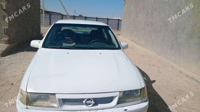 Opel Vectra 1990 - 26 000 TMT - Яшлык - img 2