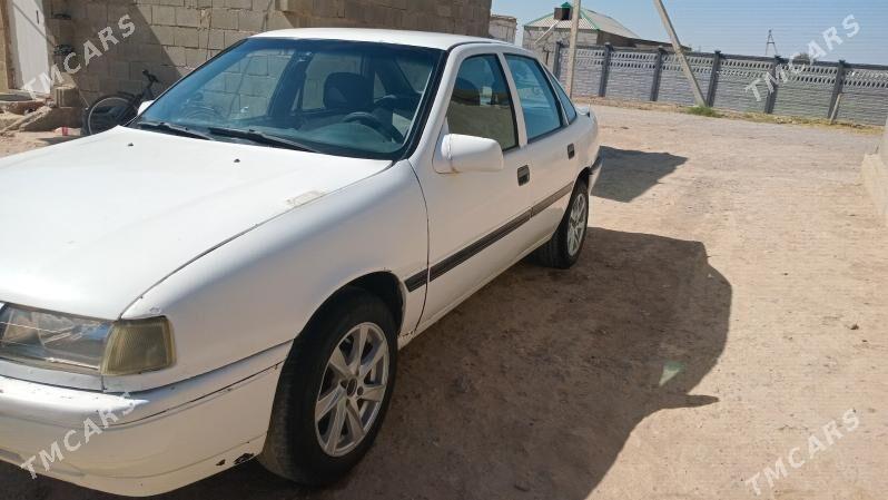 Opel Vectra 1990 - 26 000 TMT - Яшлык - img 5