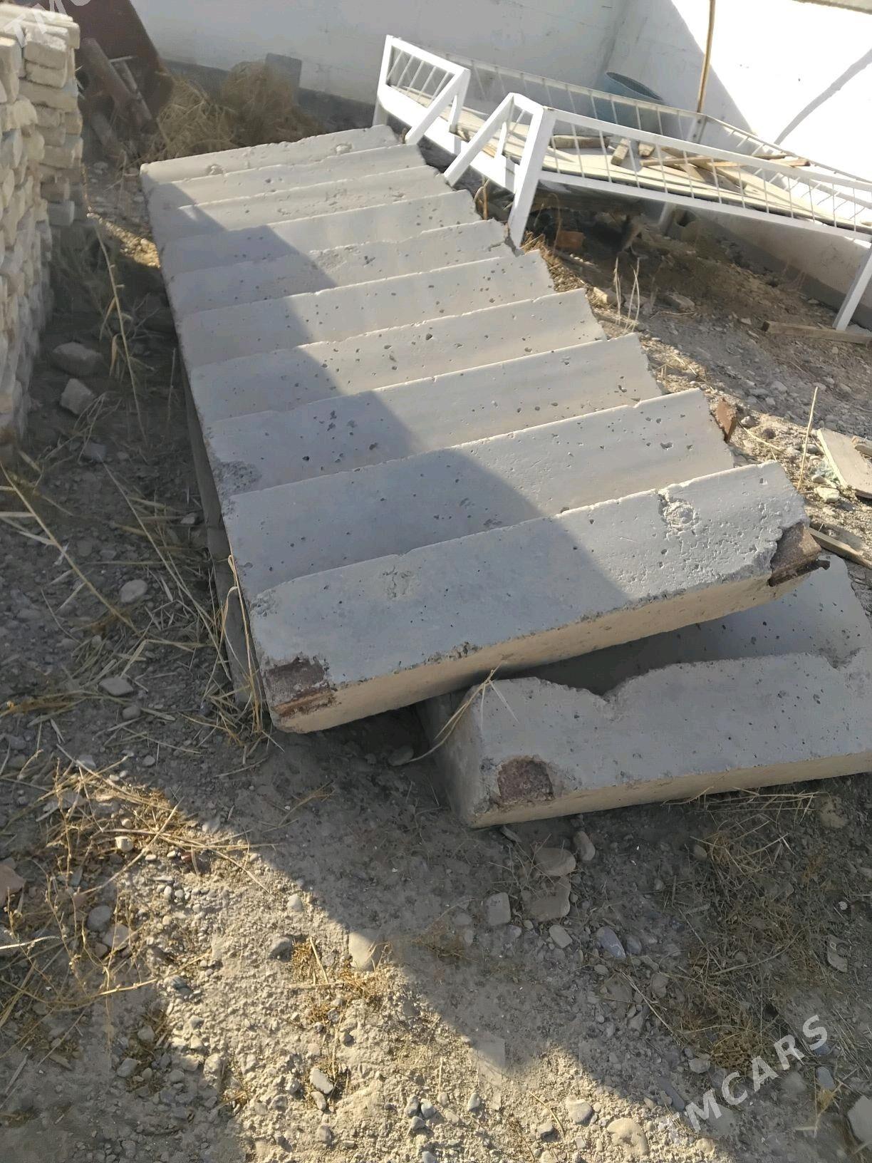 ШВЕЛЛЕР ȘWELLER UGOLNIK - Мары - img 8