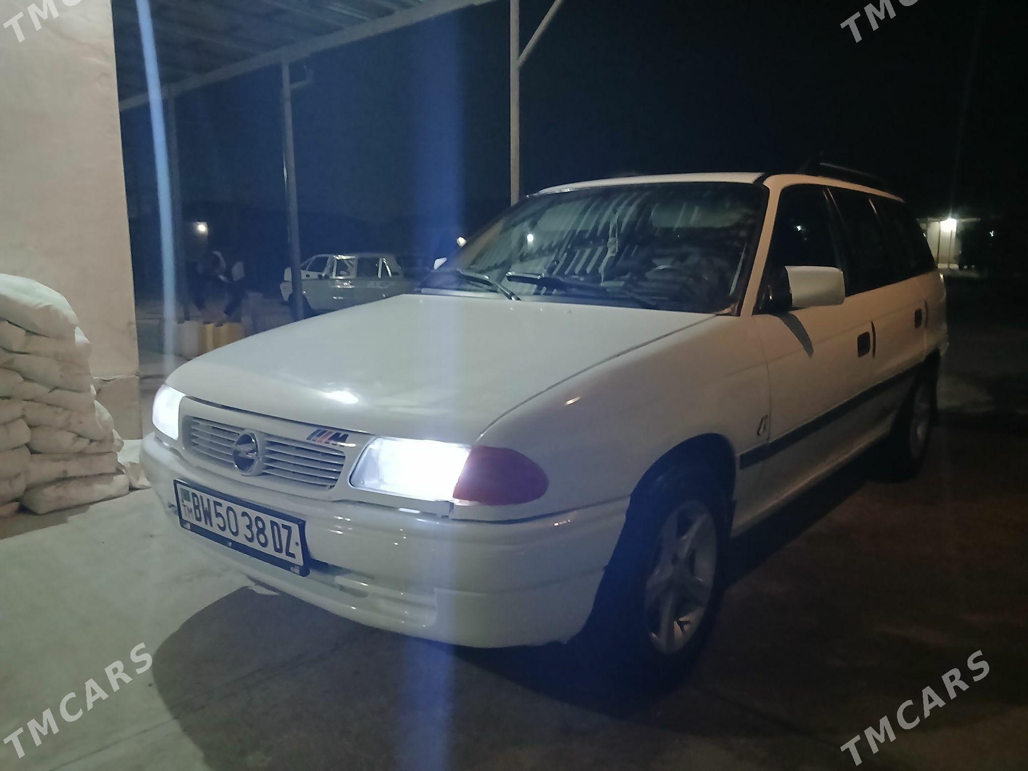 Opel Astra 1994 - 49 000 TMT - Губадаг - img 2