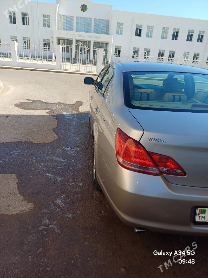 Toyota Avalon 2006 - 220 000 TMT - Дашогуз - img 5